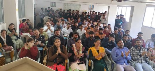 No photo description available.