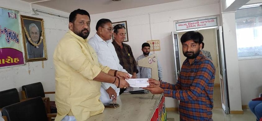 No photo description available.